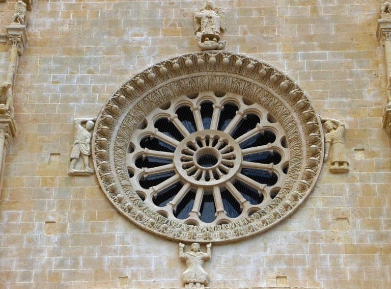 Kan niet Iedereen Amfibisch La cattedrale di Matera | Guida-francofona-Puglia-Guide-francophone-Pouilles